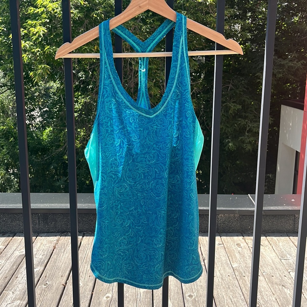 Lululemon Fast Lane Singlet - Picture 2 of 5